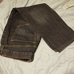 Boyfriend jeans with cropped leg